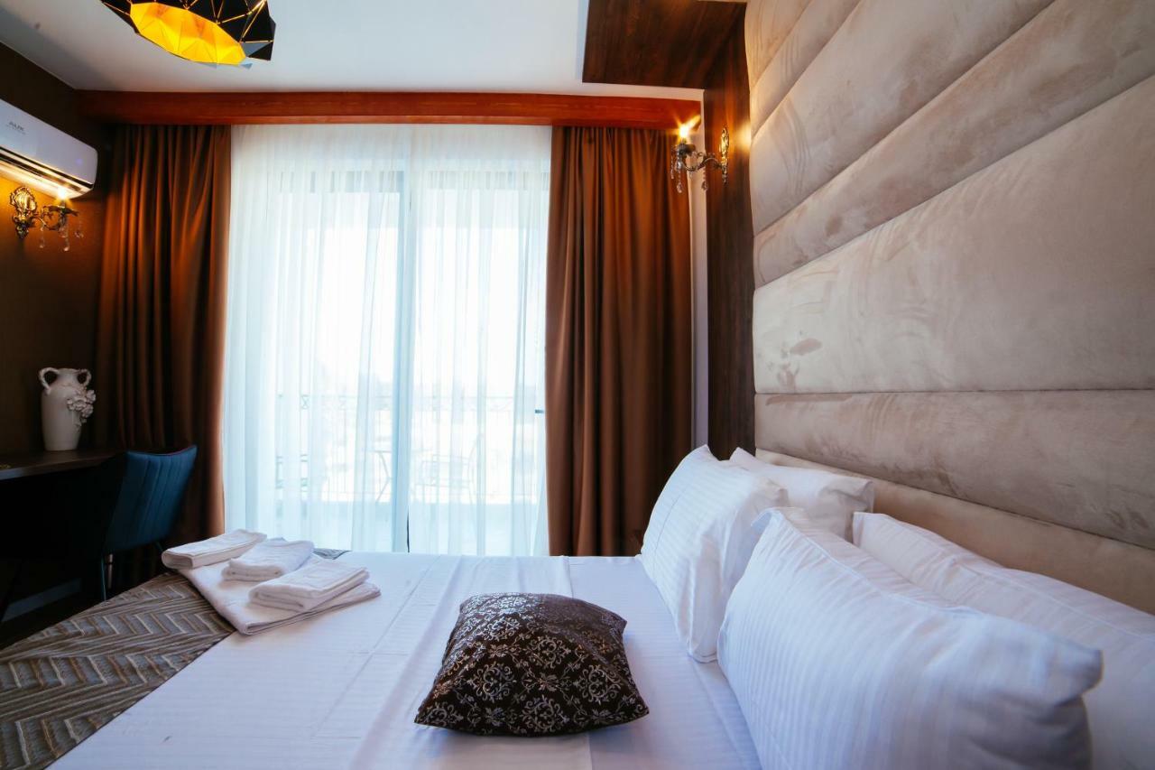 Hotel Platinum Улцинь Екстер'єр фото