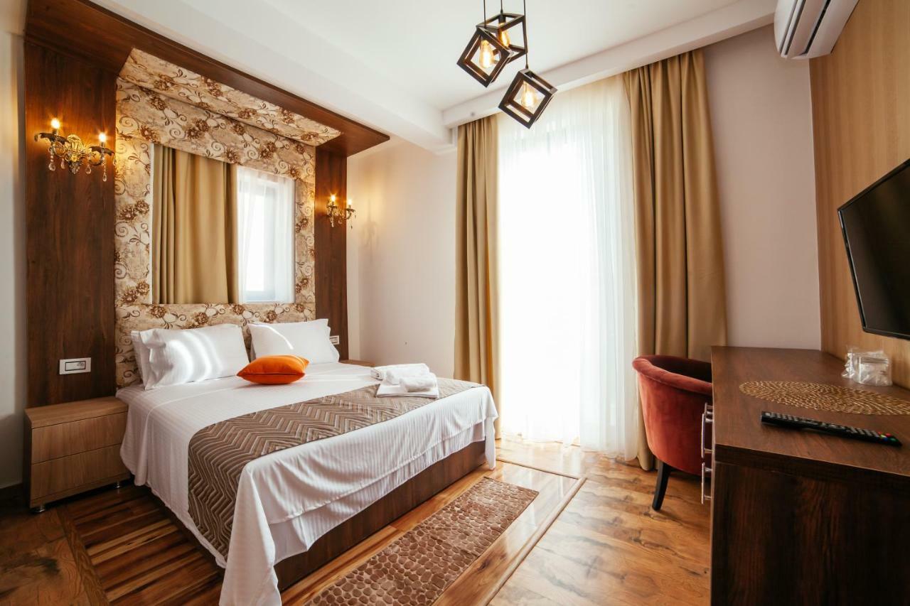 Hotel Platinum Улцинь Екстер'єр фото