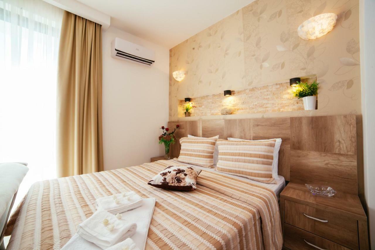 Hotel Platinum Улцинь Екстер'єр фото