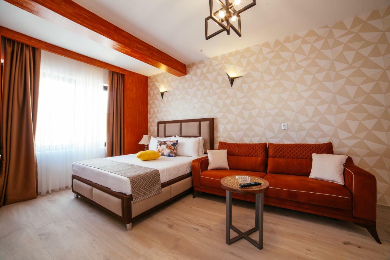 Hotel Platinum Улцинь Екстер'єр фото