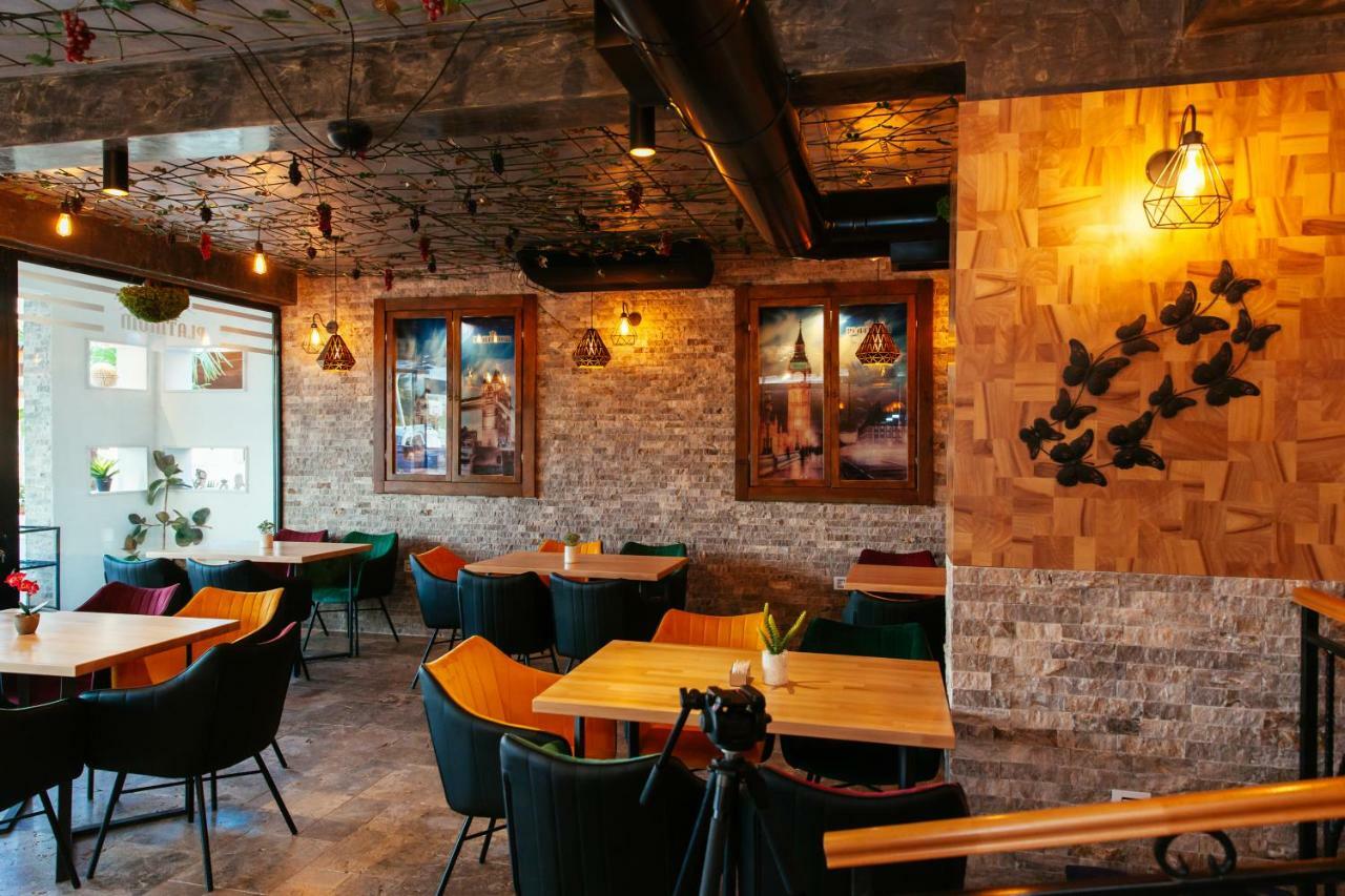 Hotel Platinum Улцинь Екстер'єр фото