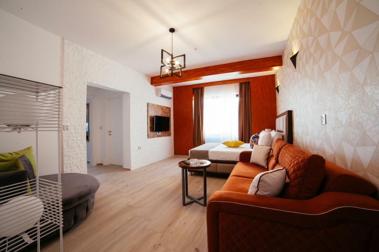 Hotel Platinum Улцинь Екстер'єр фото