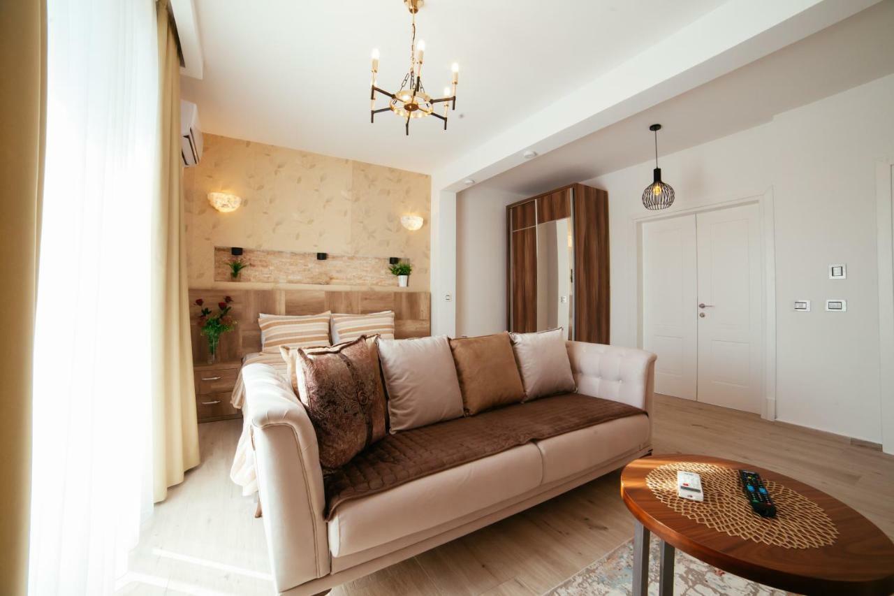Hotel Platinum Улцинь Екстер'єр фото