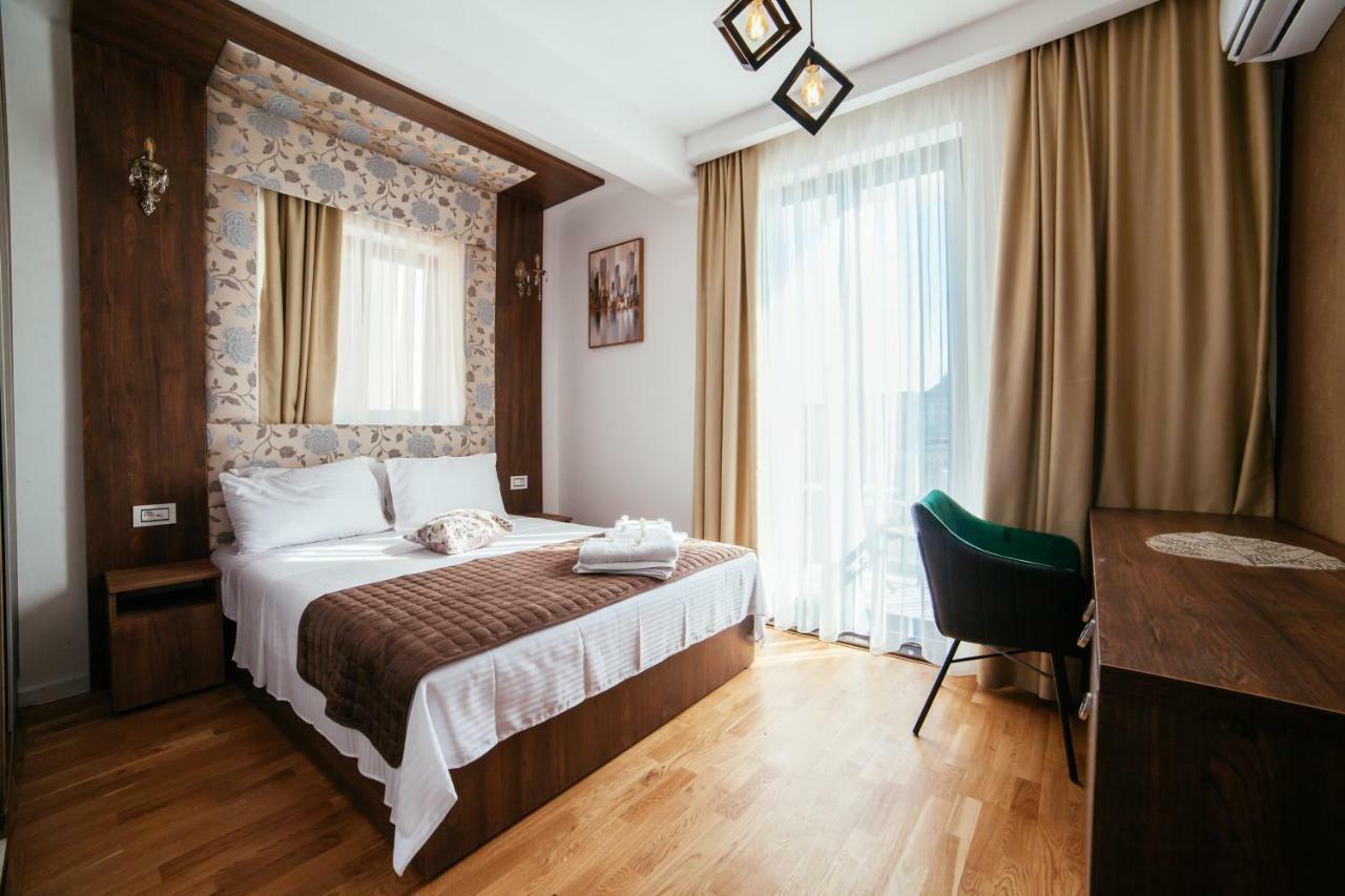 Hotel Platinum Улцинь Екстер'єр фото
