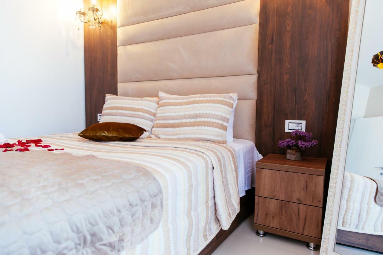 Hotel Platinum Улцинь Екстер'єр фото