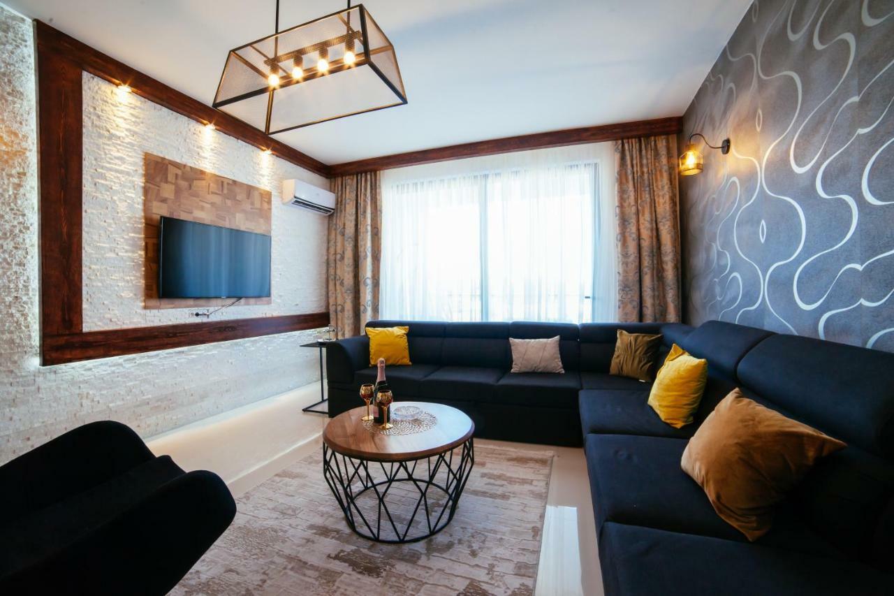 Hotel Platinum Улцинь Екстер'єр фото