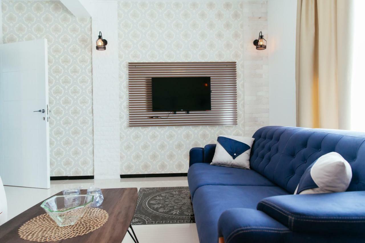 Hotel Platinum Улцинь Екстер'єр фото