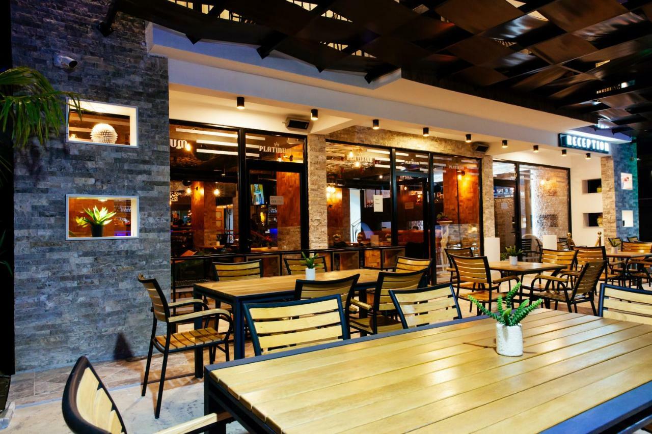 Hotel Platinum Улцинь Екстер'єр фото
