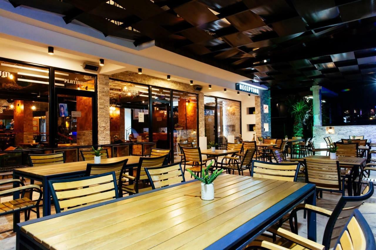 Hotel Platinum Улцинь Екстер'єр фото