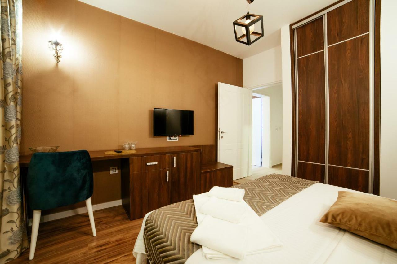 Hotel Platinum Улцинь Екстер'єр фото