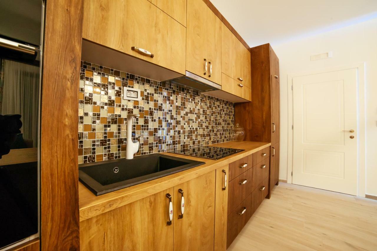 Hotel Platinum Улцинь Екстер'єр фото