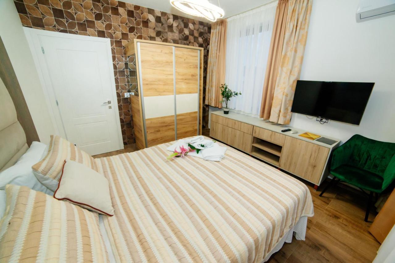 Hotel Platinum Улцинь Екстер'єр фото