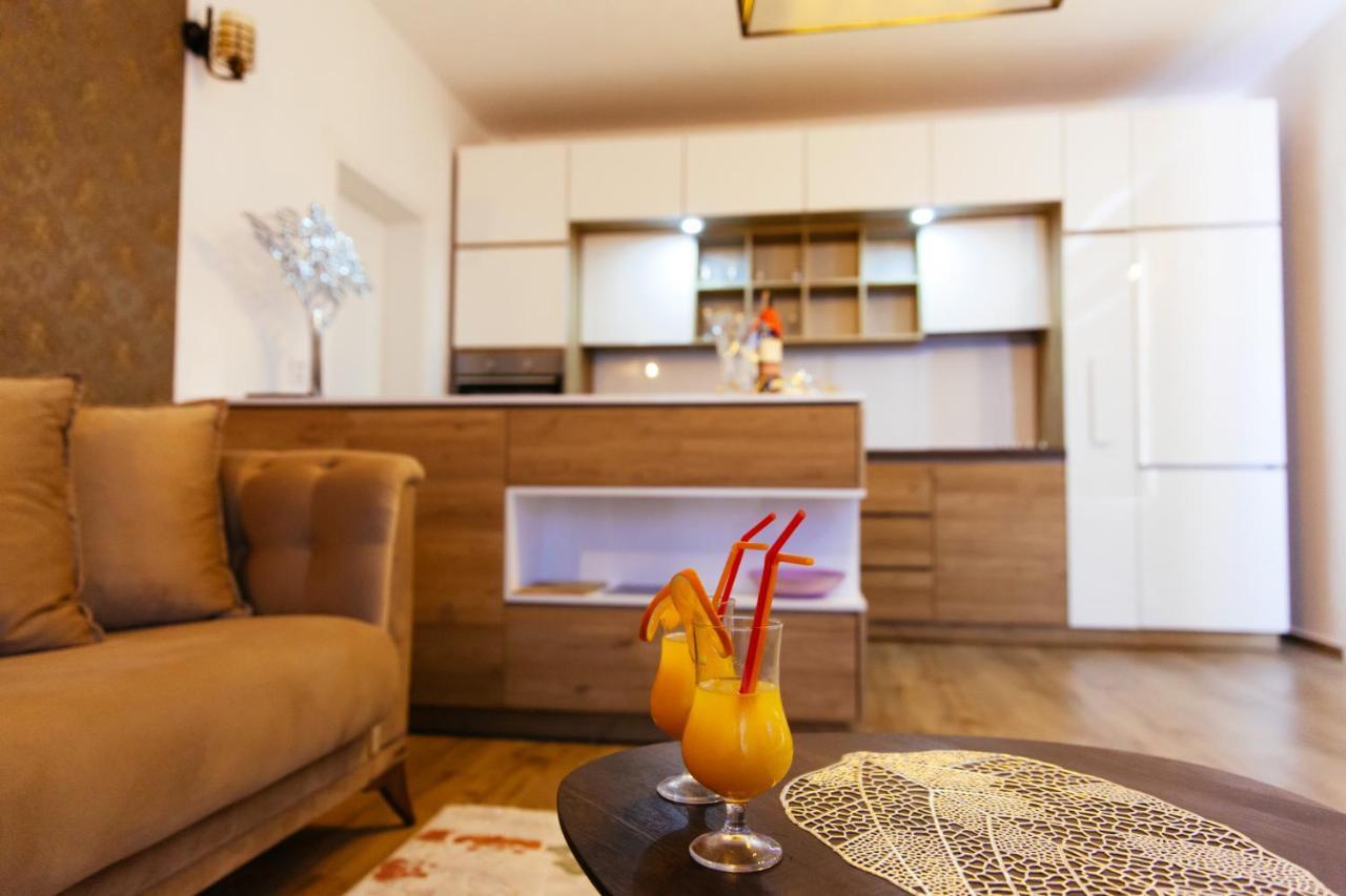 Hotel Platinum Улцинь Екстер'єр фото