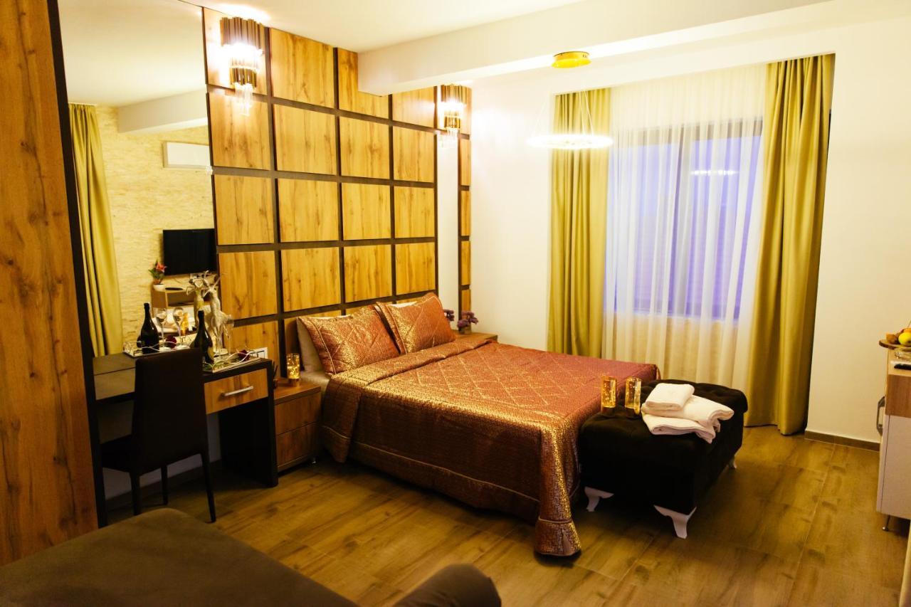 Hotel Platinum Улцинь Екстер'єр фото