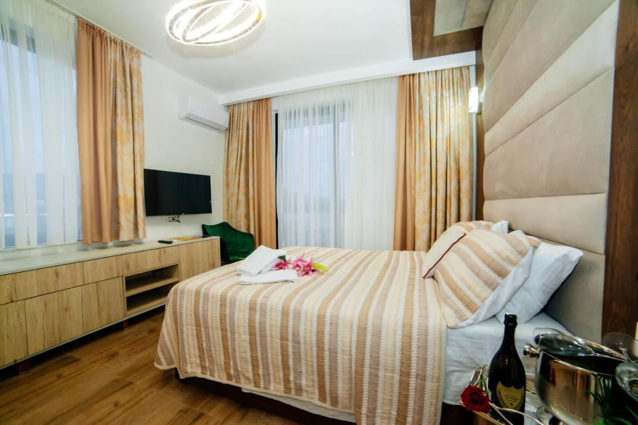 Hotel Platinum Улцинь Екстер'єр фото